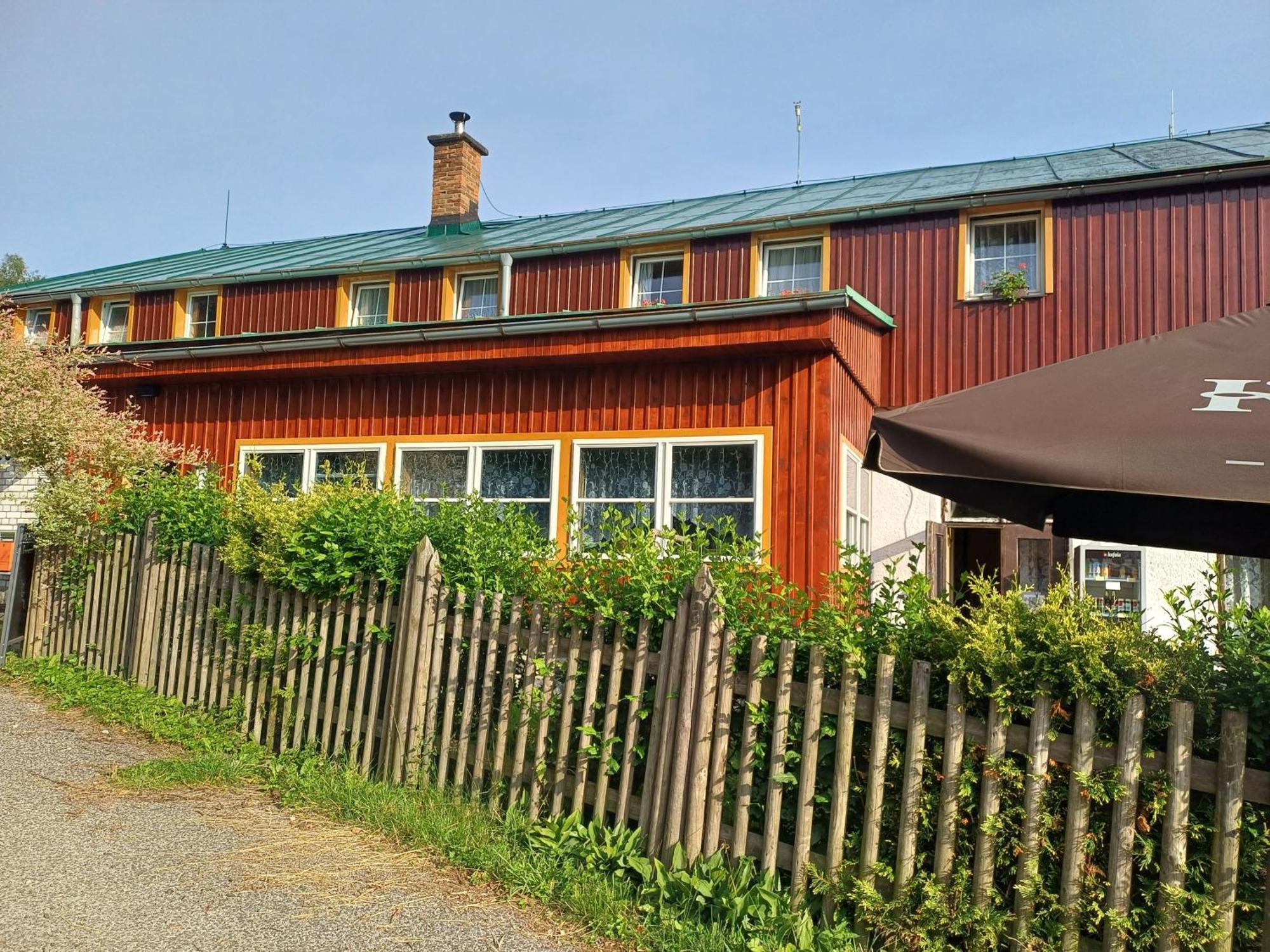Prazova Bouda Hotel Dobré Екстериор снимка