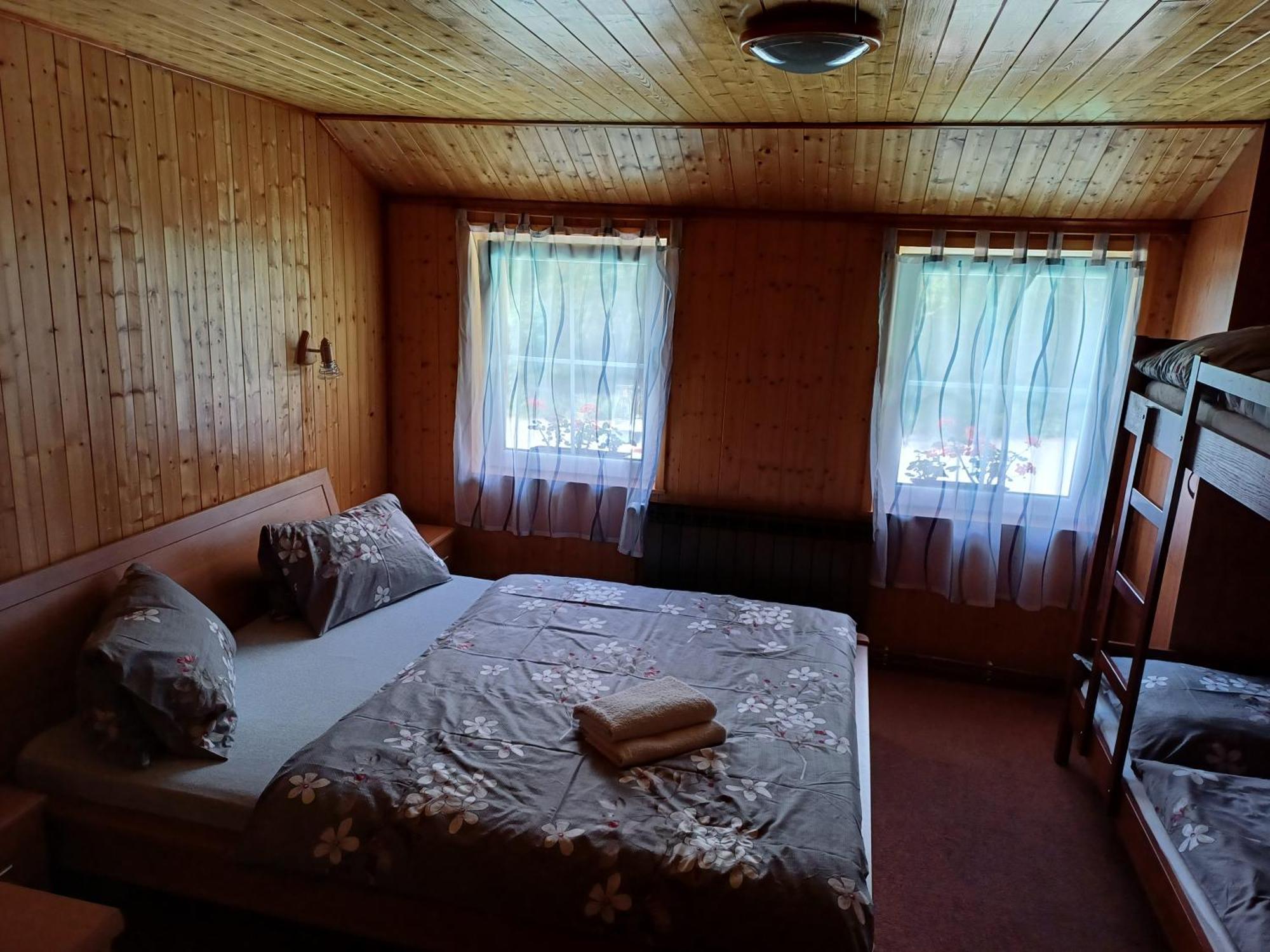Prazova Bouda Hotel Dobré Екстериор снимка